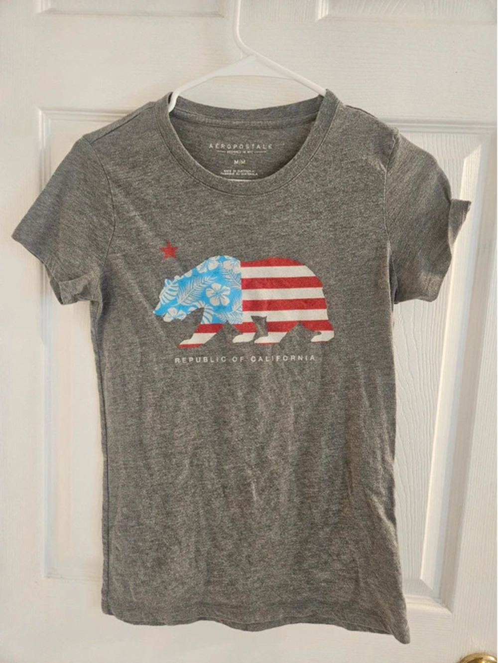 Aeropostale T-Shirt Womens Size Medium Republic of California Bear Flag Graphic